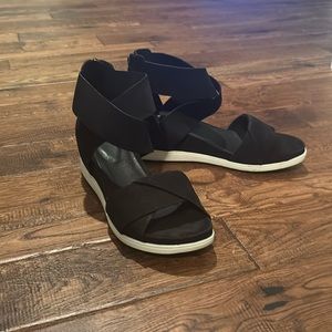 Eileen Fisher platform sandals new unworn
